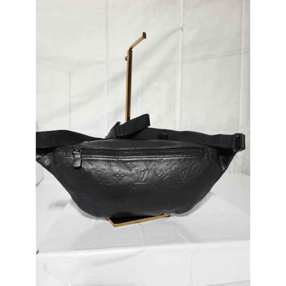 SOLD***Authentic LOUIS VUITTON Monogram Shadow Leather Discovery Bum/Waist Bag - Picture 3 of 15